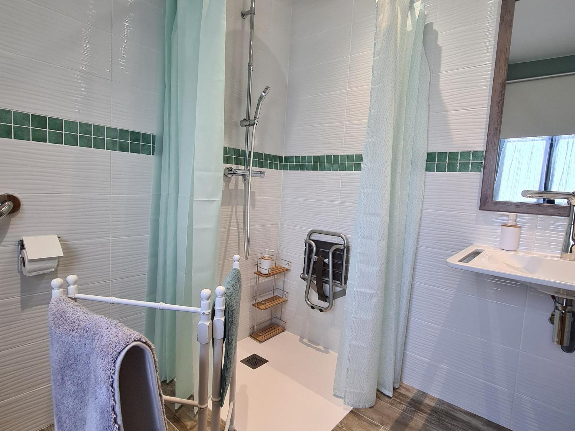 Gite Spacieux A Briare Avec Terrasse, Ideale Pour Familles Et Seminaires, Animaux Acceptes. - Fr-1-590-371 Eksteriør bilde