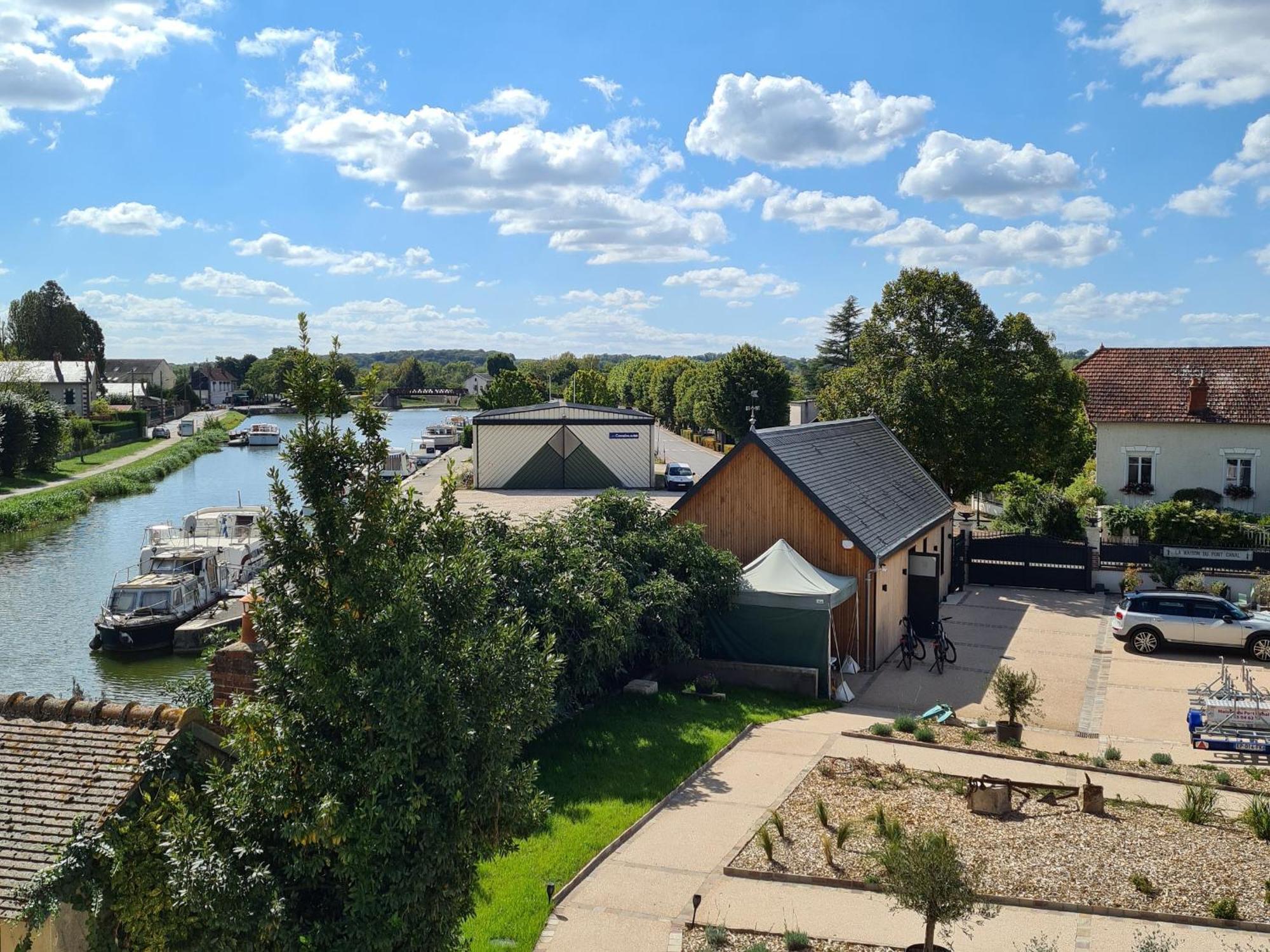 Gite Spacieux A Briare Avec Terrasse, Ideale Pour Familles Et Seminaires, Animaux Acceptes. - Fr-1-590-371 Eksteriør bilde